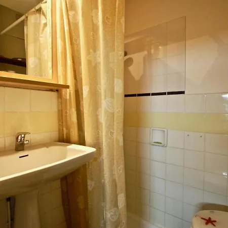 Au Pied Des Pistes Avec Piscine - Fr-1-549-7 *